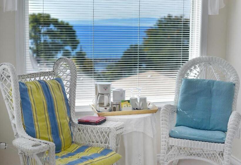 Standard Szoba King Size Bed, Star Of The Sea Guest House