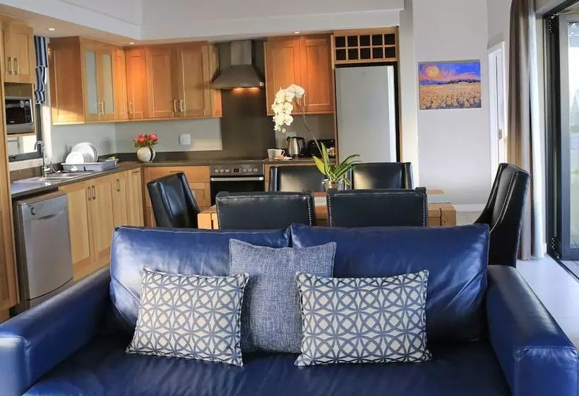 ツーベッドルーム　ヴィラ, Brenton Haven Beachfront Resort