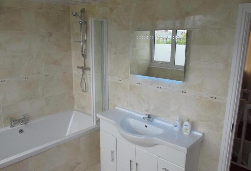 Пентхаус Люкс, Edenhall Country