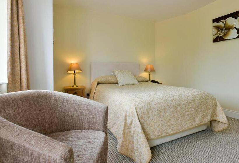 Номер Стандарт, Edenhall Country