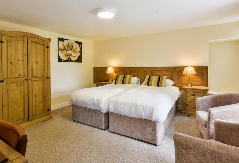 Номер Стандарт, Edenhall Country