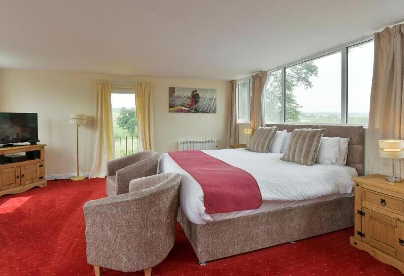 Пентхаус Люкс, Edenhall Country