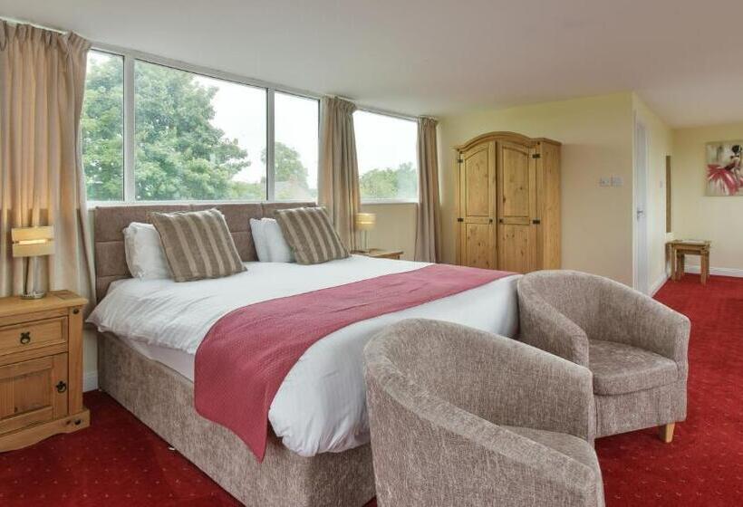 Пентхаус Люкс, Edenhall Country