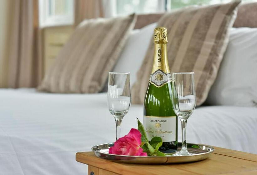 Апартаменты 1 Спальня, Edenhall Country