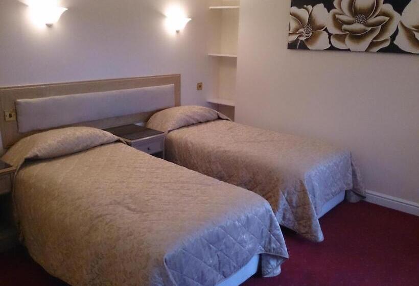 Апартаменты 1 Спальня, Edenhall Country