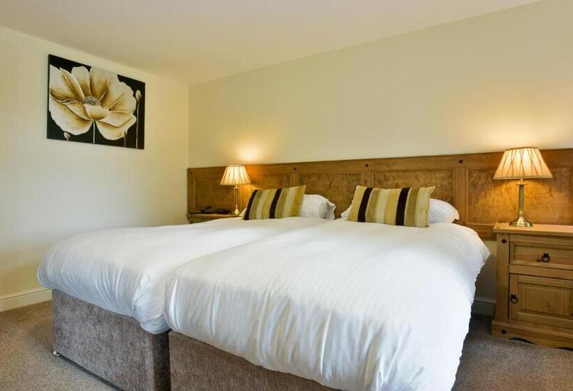 Номер Стандарт, Edenhall Country