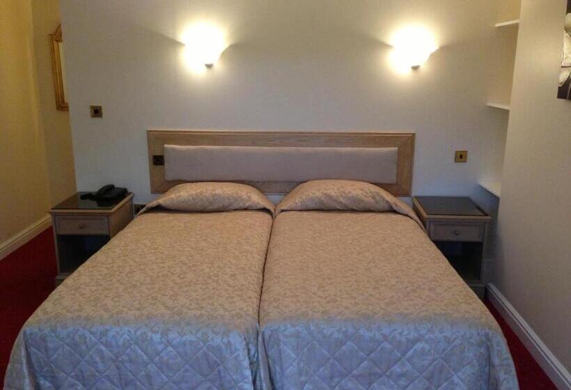 Апартаменты 1 Спальня, Edenhall Country