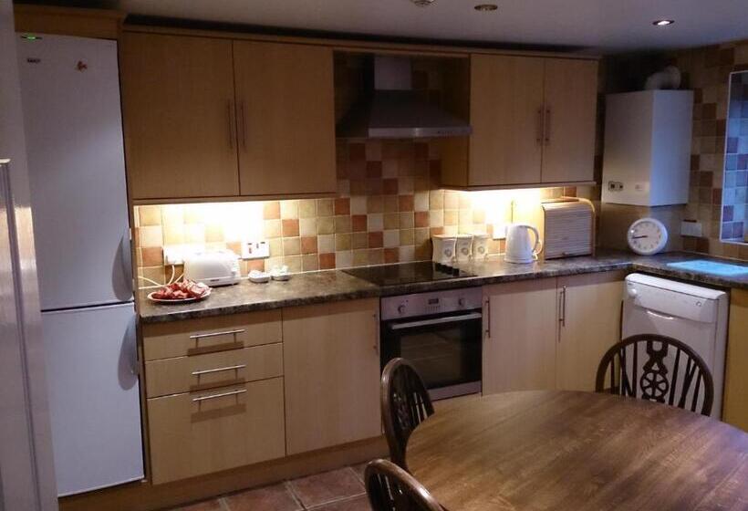 Апартаменты 1 Спальня, Edenhall Country