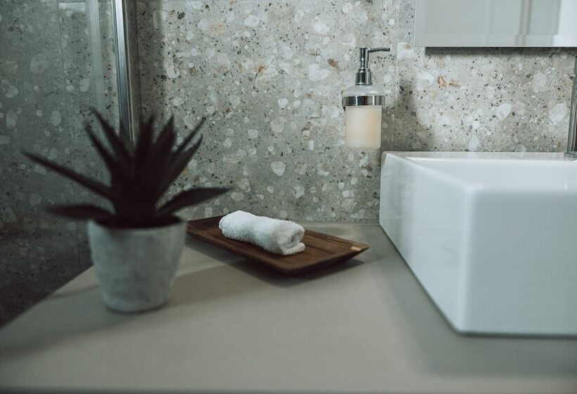 Полулюкс Вид на Море, En Milo