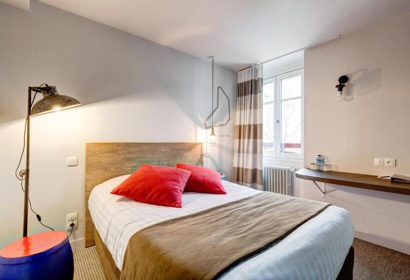 Quarto Estandar Interior, Ar Iniz