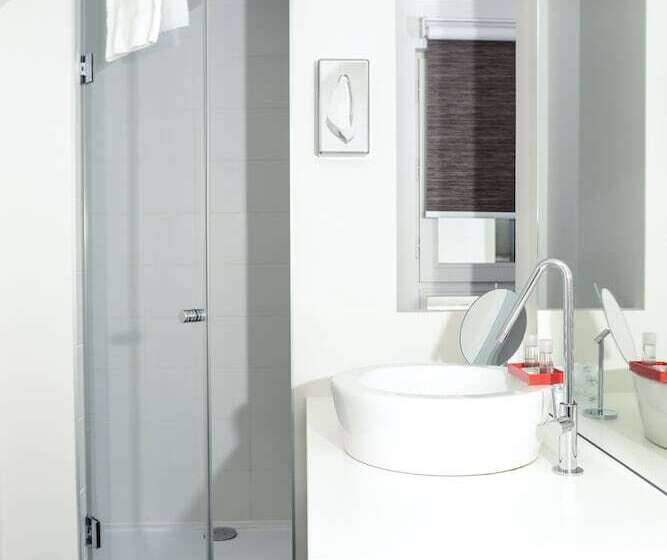 Quarto Estandar Interior, Ar Iniz