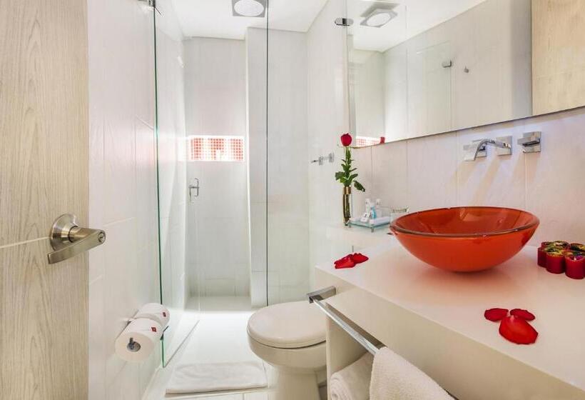 标准间, Black Tower Premium