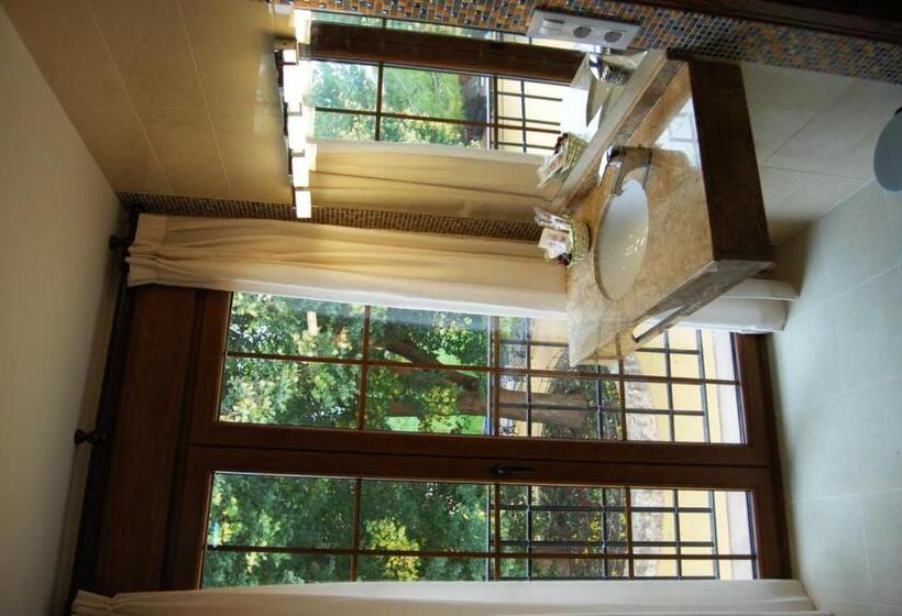 سوییت, El Cortijo De Daimiel