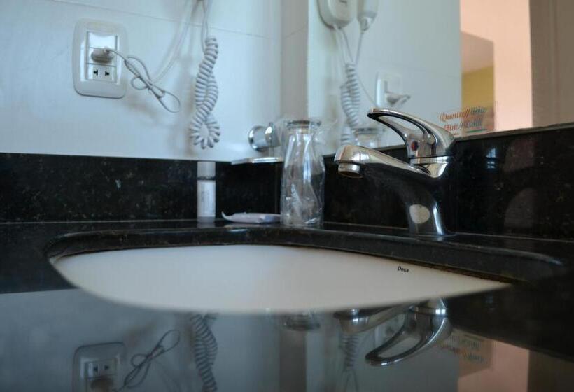 エクゼクティブルーム, Guest