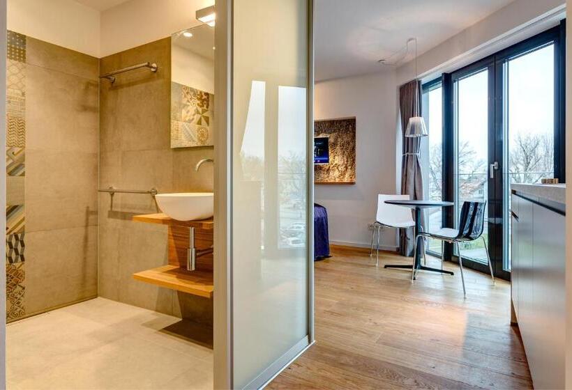 Suite Ático, Im Bunker