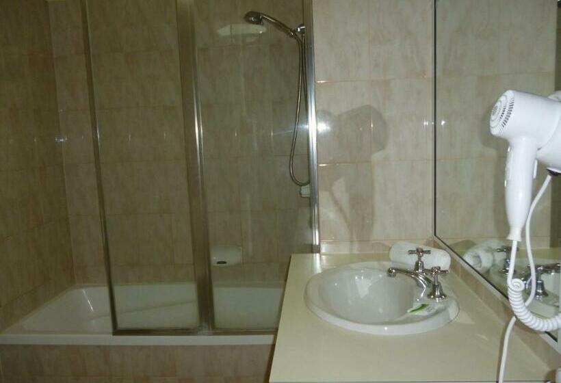 דירת שני חדרים עם מרפת, Le Lavandou Apartments