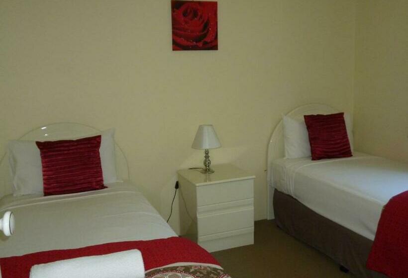 דירת שני חדרים עם מרפת, Le Lavandou Apartments