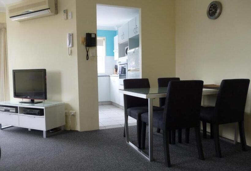 דירת שני חדרים עם מרפת, Le Lavandou Apartments