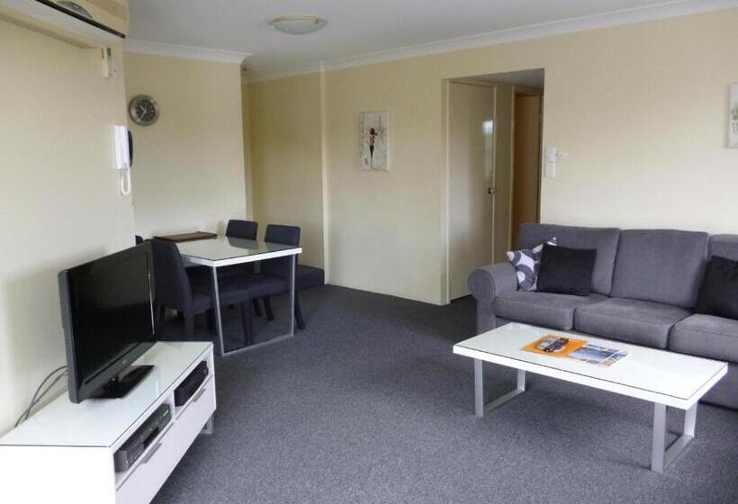 דירת שני חדרים עם מרפת, Le Lavandou Apartments