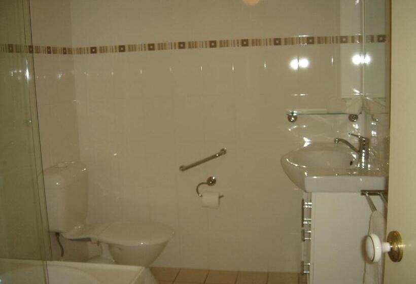 דירת שני חדרים עם מרפת, Le Lavandou Apartments