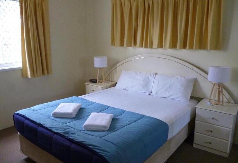 2 Bedroom Family Apartment with Balcony, Le Lavandou Apartments