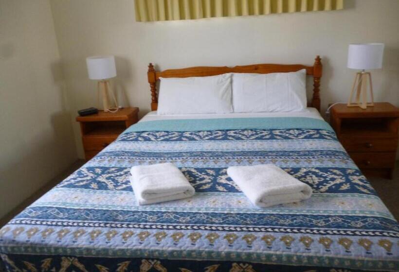 2 Bedroom Family Apartment with Balcony, Le Lavandou Apartments