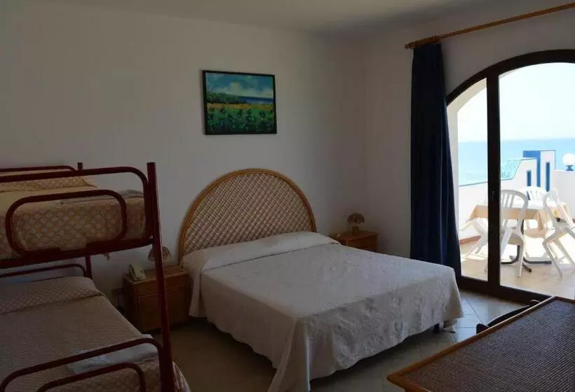 Triple Room Sea View, Miramare Garzia