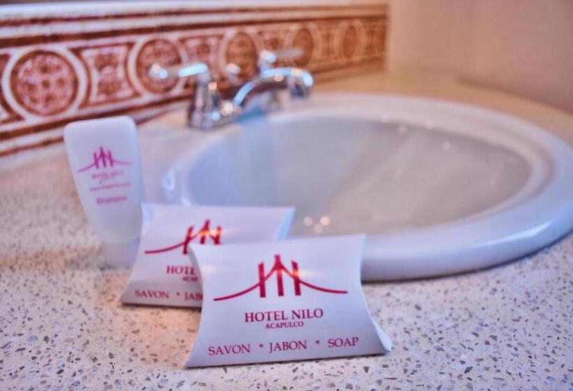 스탠다드 룸 더블 침대 2개, Nilo