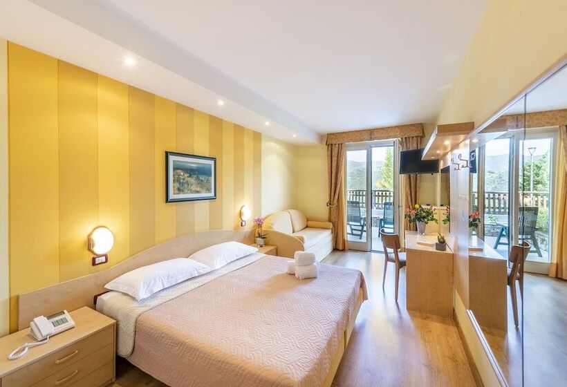 스탠다드 룸 산 전망, Pineta Campi