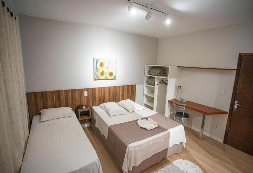 Номер Стандарт Трехместный, Raul's