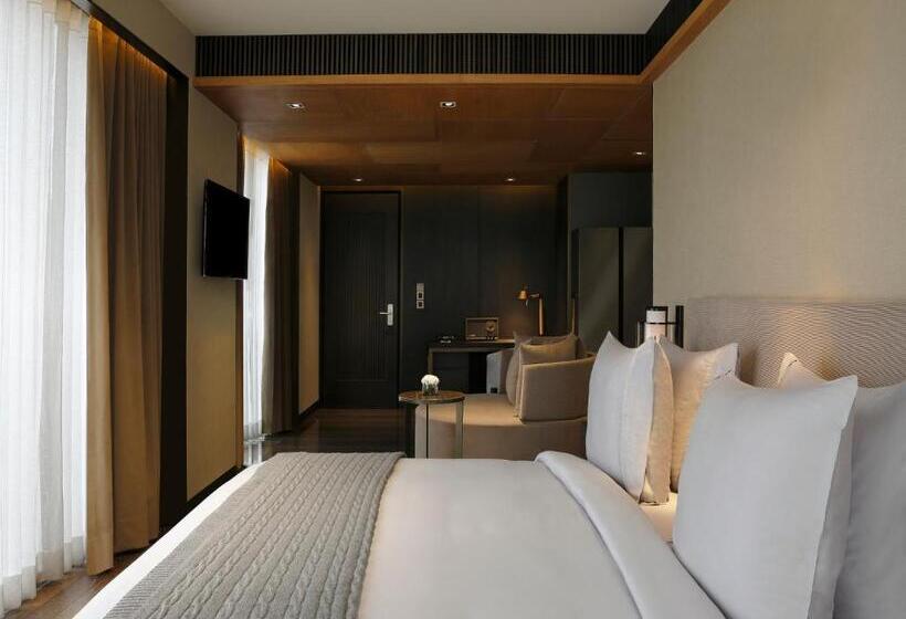 可观景的套房, Roseate House New Delhi