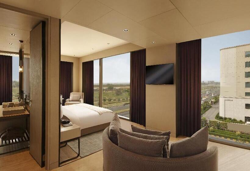 可观景的套房, Roseate House New Delhi