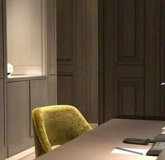 سوییت جونیور, Roseate House New Delhi
