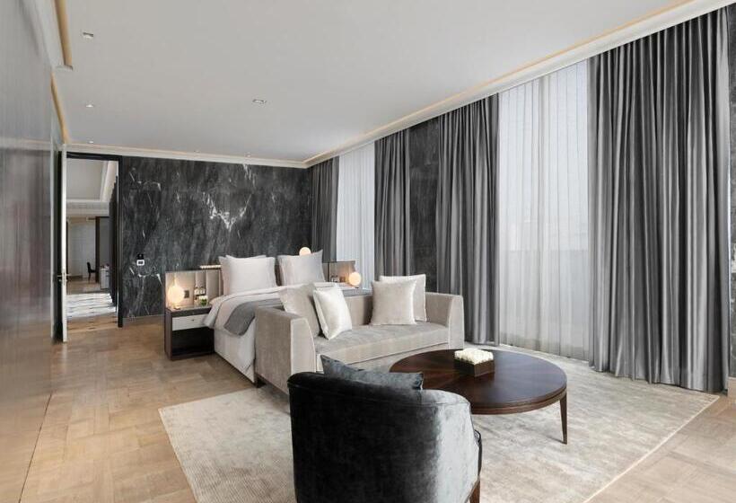 总统套房, Roseate House New Delhi