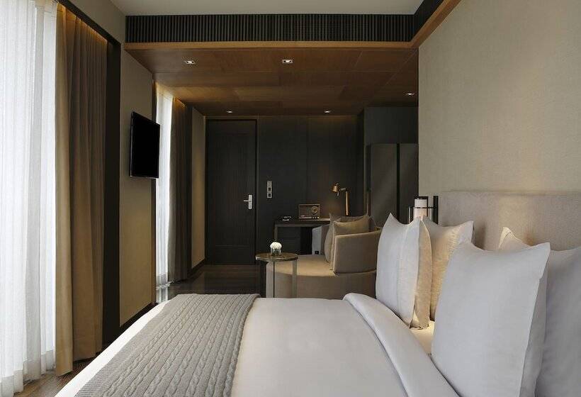 سوئیت با چشم‌انداز, Roseate House New Delhi