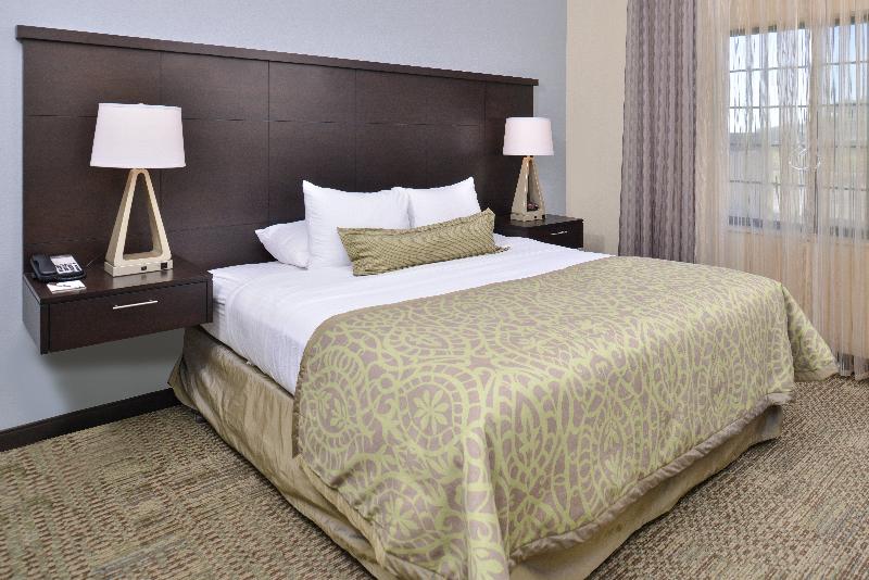Люкс Кровать Кинг, Staybridge Suites Rochester, An Ihg
