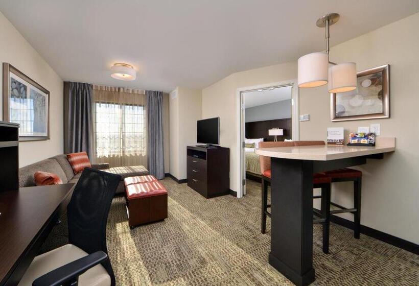 Люкс Кровать Кинг, Staybridge Suites Rochester, An Ihg