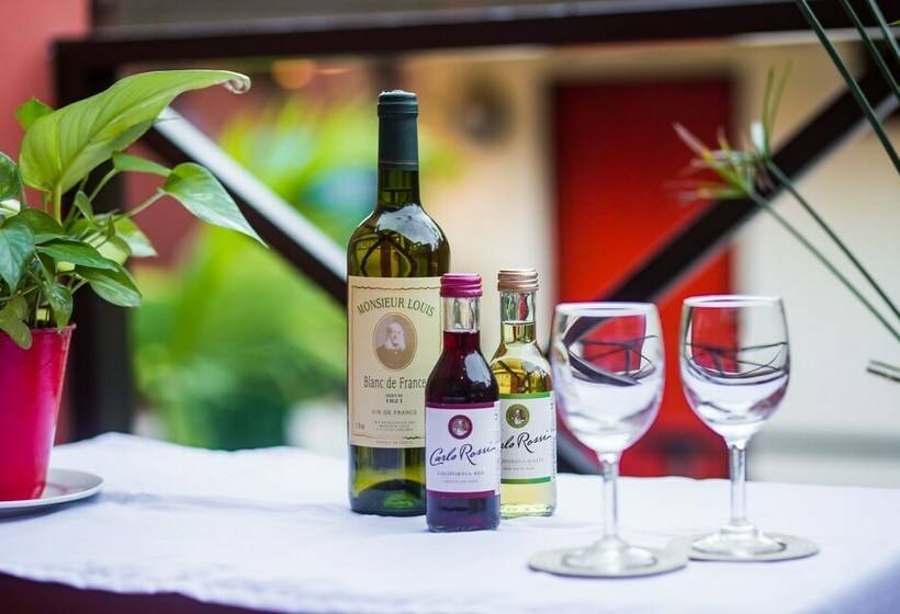 سوییت جونیور با بالکن, The Cockatoo Nature Resort & Spa