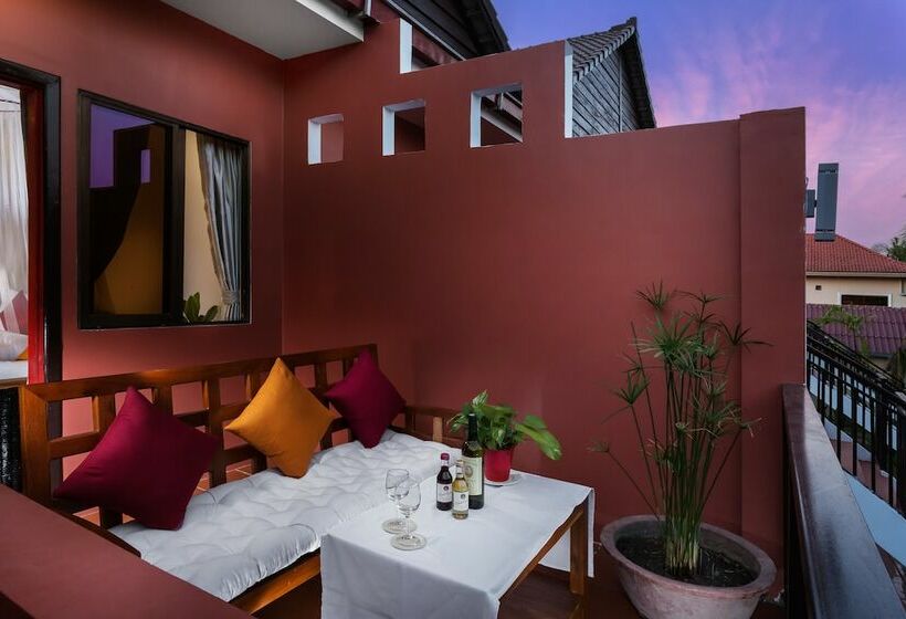 سوییت جونیور با بالکن, The Cockatoo Nature Resort & Spa