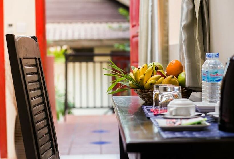 سوییت جونیور با بالکن, The Cockatoo Nature Resort & Spa