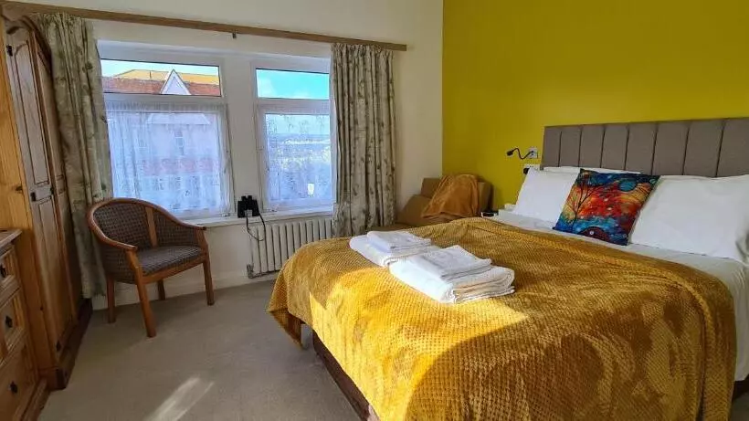 オーシャンビュースタンダードルーム, Torland Seafront Hotel   Free Parking, Wi Fi, All Rooms En Suite
