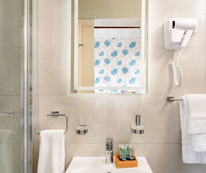 Номер Стандарт Вид на Море, Torland Seafront Hotel   Free Parking, Wi Fi, All Rooms En Suite