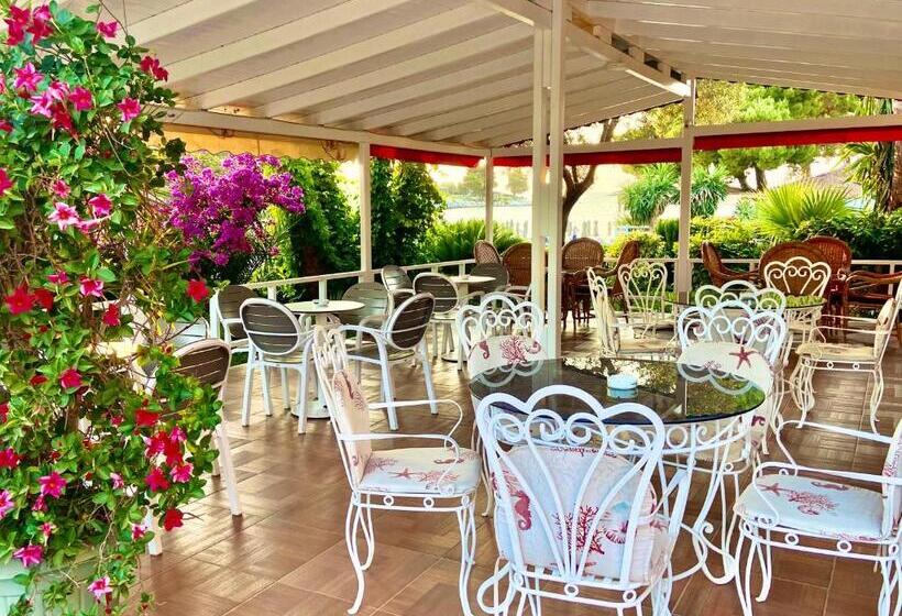 اتاق استاندارد سه تخته با بالکن, Vip Bujari Ksamil