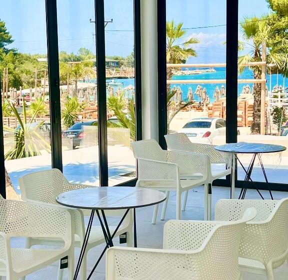 اتاق استاندارد چهار تخته با چشم‌انداز دریا, Vip Bujari Ksamil