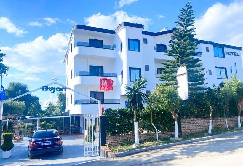 سوییت جونیور با چشم‌انداز استخر, Vip Bujari Ksamil