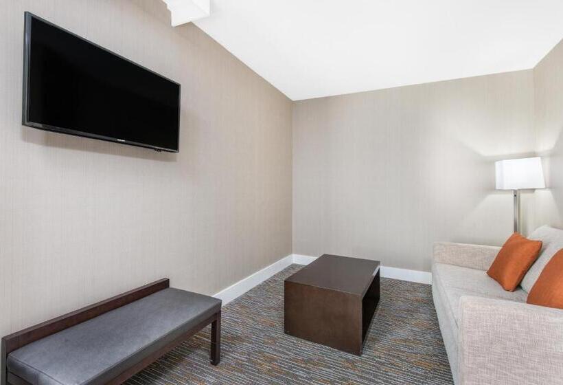 סוויטה דלוקס, Wingate By Wyndham Niagara Falls