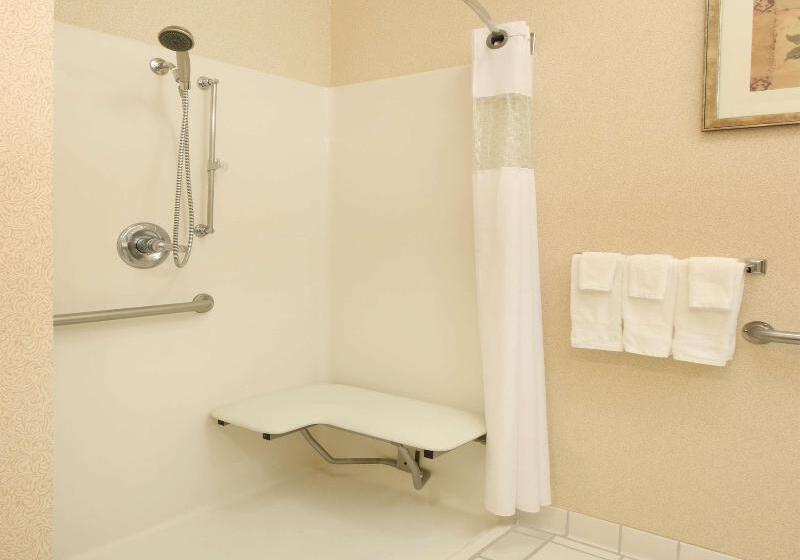 חדר דלוקס מותאם לאנשים עם מוגבלויות, Wingate By Wyndham Niagara Falls