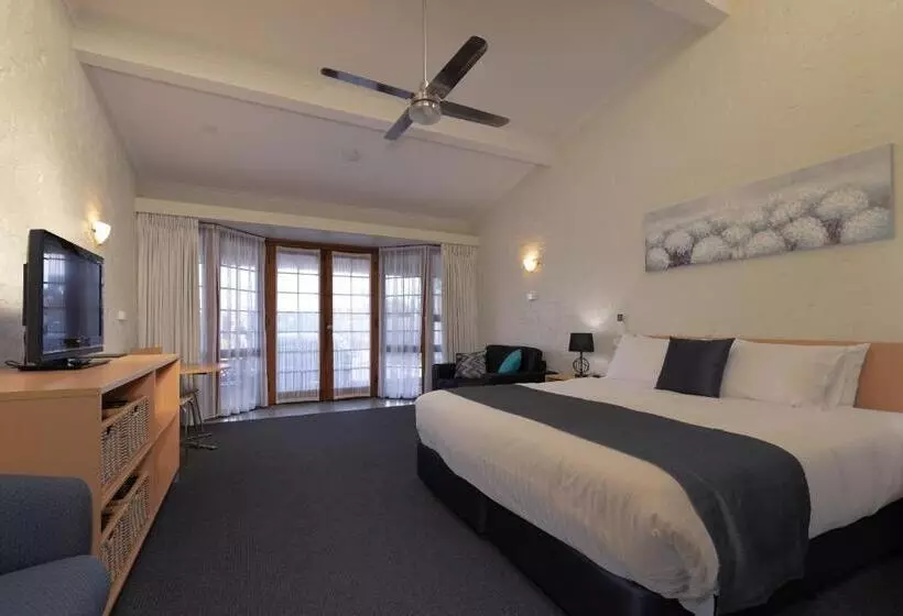استودیوی استاندارد, Barclay Motor Inn