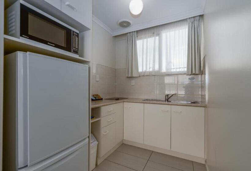 شقة عائلية غرفتين نوم, Barclay Motor Inn