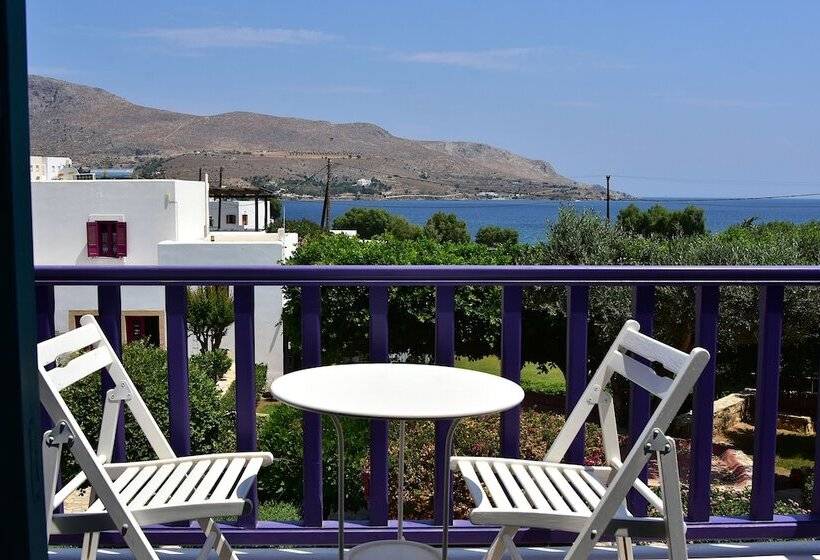 استودیوی استاندارد, Nefeli
